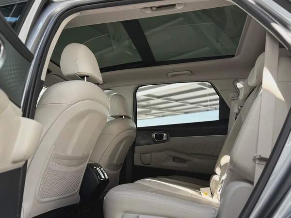 Super clean .. under dealer warranty .. قمه بالنظافه