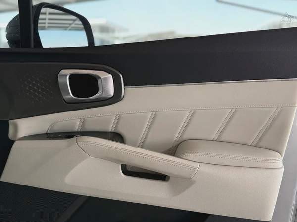 Super clean .. under dealer warranty .. قمه بالنظافه