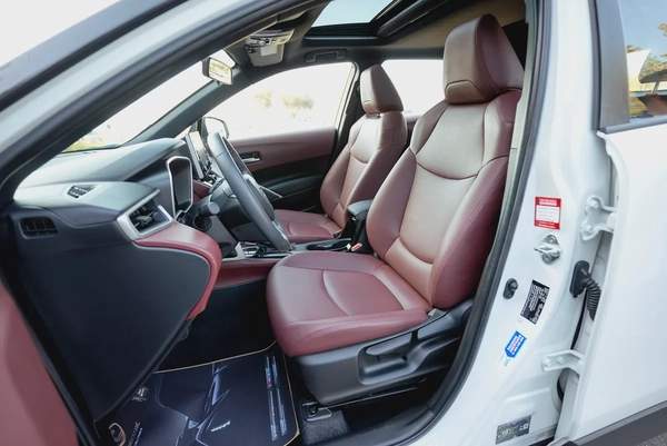 AED 1,229/Month | Crolla Cross GLI | Warranty: Till 29/01/2028 or 100,000km | REF#T20902