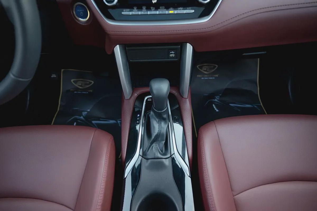 AED 1,229/Month | Crolla Cross GLI | Warranty: Till 29/01/2028 or 100,000km | REF#T20902-16-16