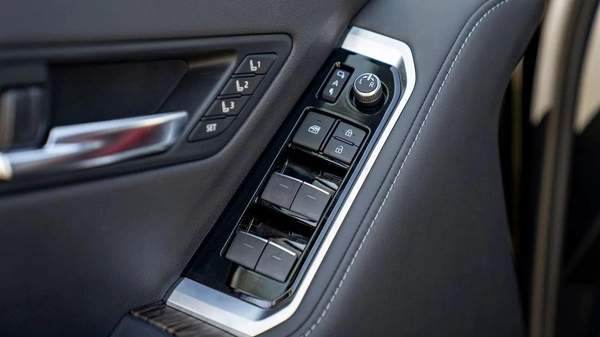 Toyota Land Cruiser VXR 3.5L