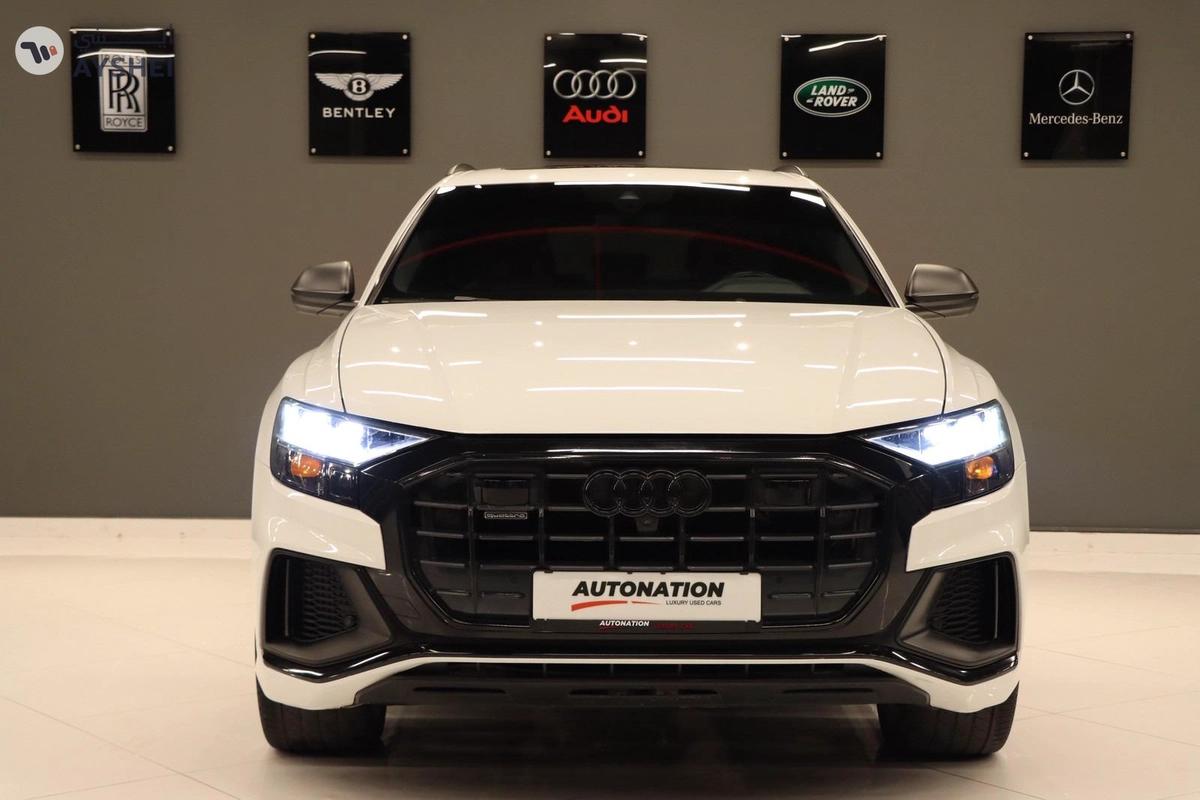 Audi Q8 2021-10-10