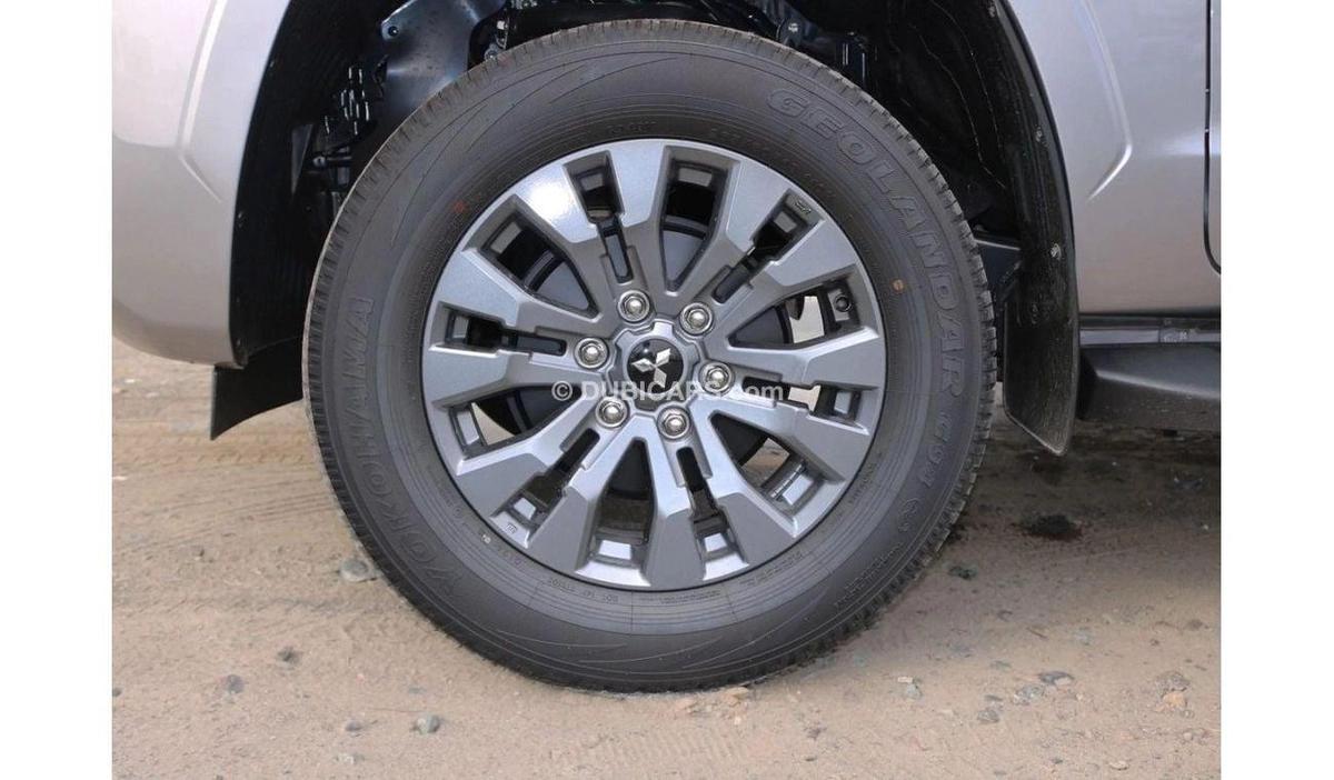 Mitsubishi L200 Mitsubishi L200 sportero 2.4L MY24 for export only-12-12