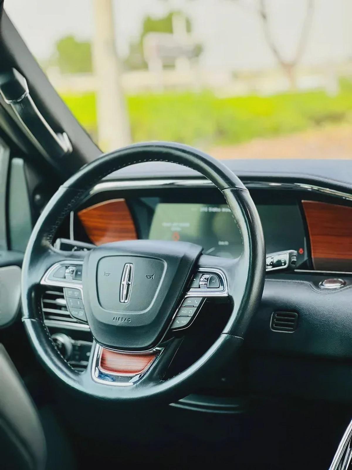 LINCOLN NAVIGATOR RESERVE | GCC SPECS | KMS: 71,000 | YEAR:2019 | FULL-SERVICE HISTORY BY AGENCY-4-4