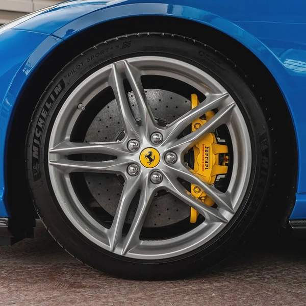 2022 FERRARI 812 GTS DONE ONLY 2300KM