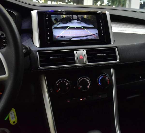 Mitsubishi Xpander ( 2022 Model ) in Silver Color GCC Specs