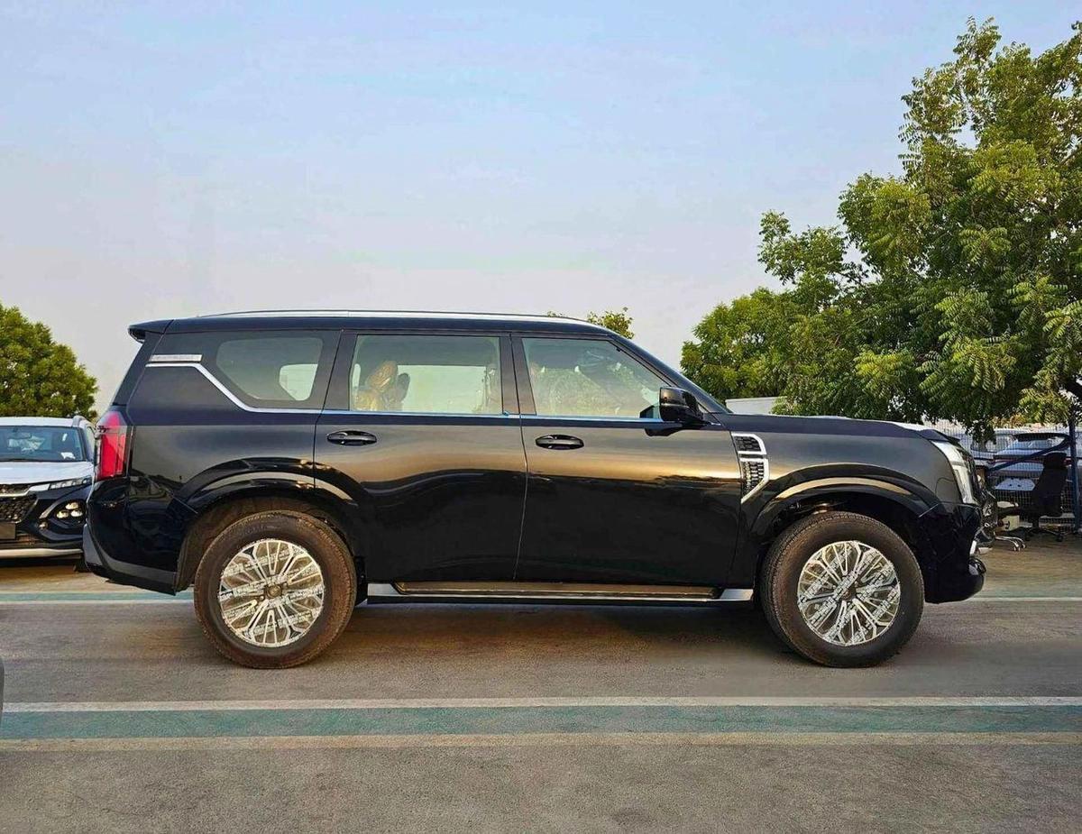 Nissan Patrol SE PLATINUM / 3.8L V6 / PWR SEATS WITH 360* CAMERA / HEADUP DISPLAY / FULL OPTION (CODE # SE PLATINU-2-2