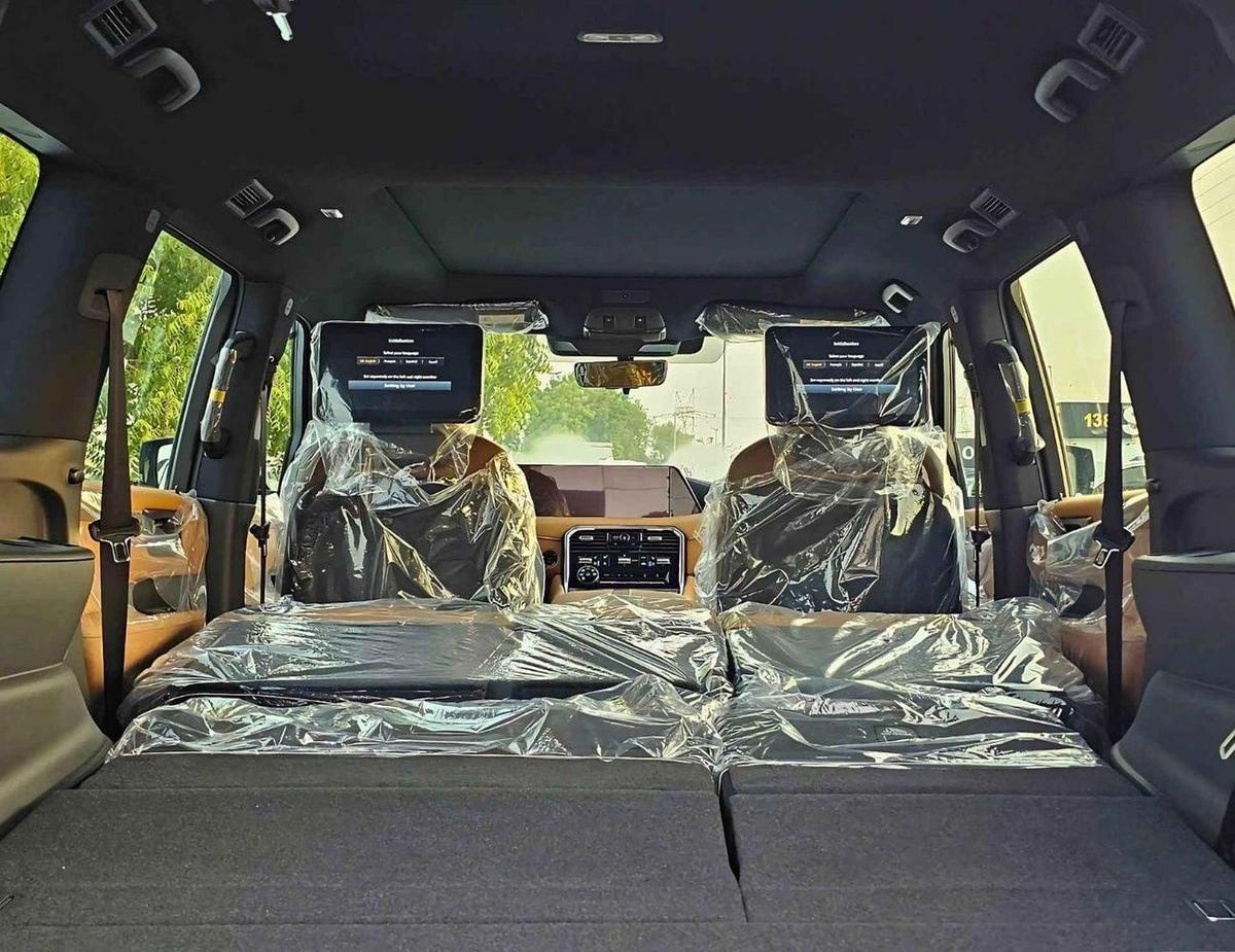 Nissan Patrol SE PLATINUM / 3.8L V6 / PWR SEATS WITH 360* CAMERA / HEADUP DISPLAY / FULL OPTION (CODE # SE PLATINU-11-11