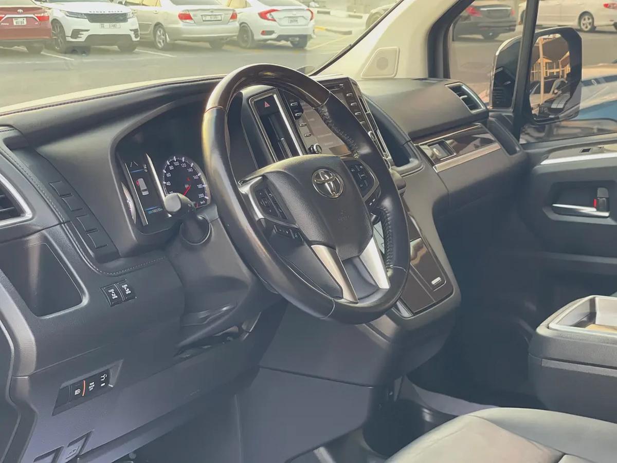 2021 Toyota Granvia Premium GCC Specs - Excellent Condition-6-6