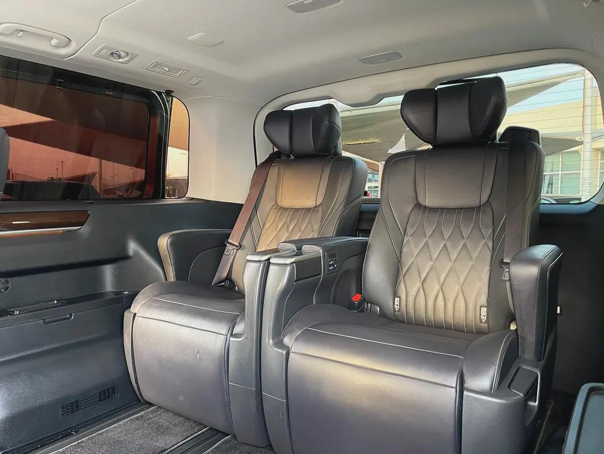 2021 Toyota Granvia Premium GCC Specs - Excellent Condition-9-9