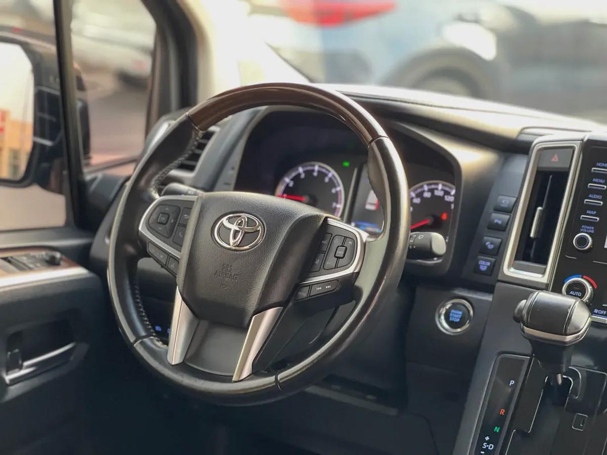 2021 Toyota Granvia Premium GCC Specs - Excellent Condition-14-14