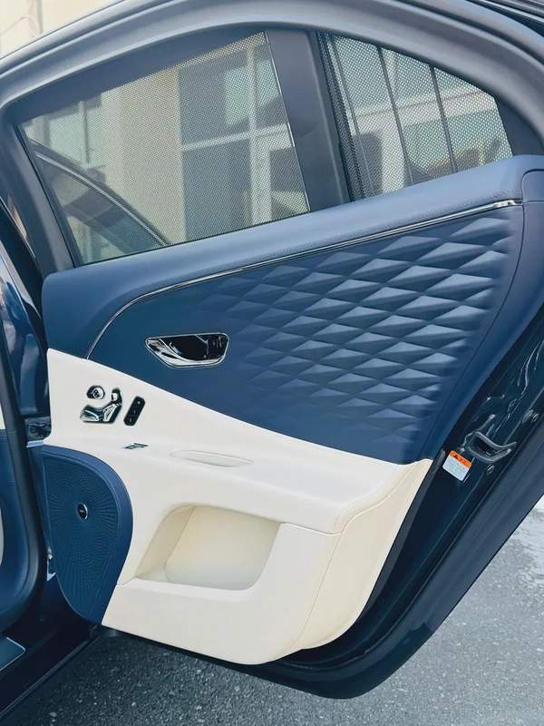 Bentley Flying spur V8 2021 fully loaded