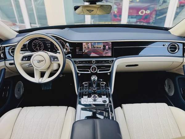 Bentley Flying spur V8 2021 fully loaded