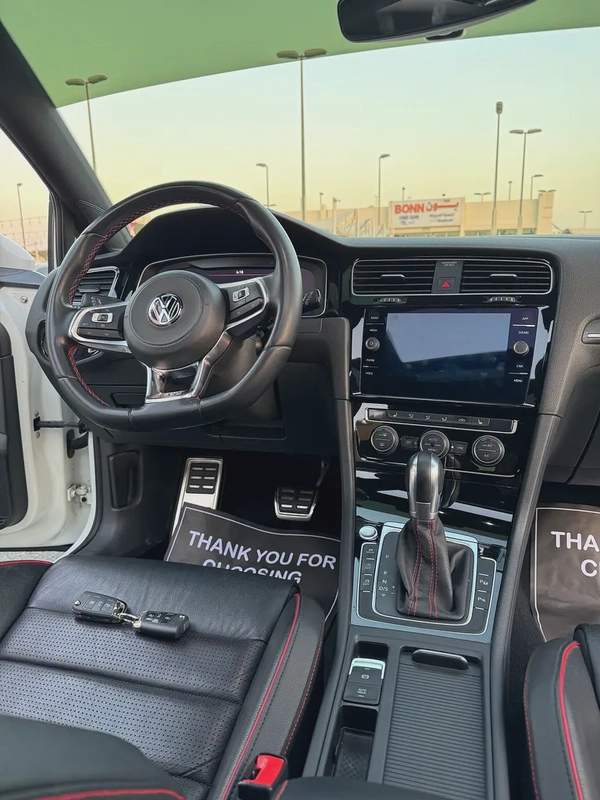 جولف GTI موديل 2019 خليجى بانوراما قل اوبشن صبغ الوكاله مفتاحين الوكاله