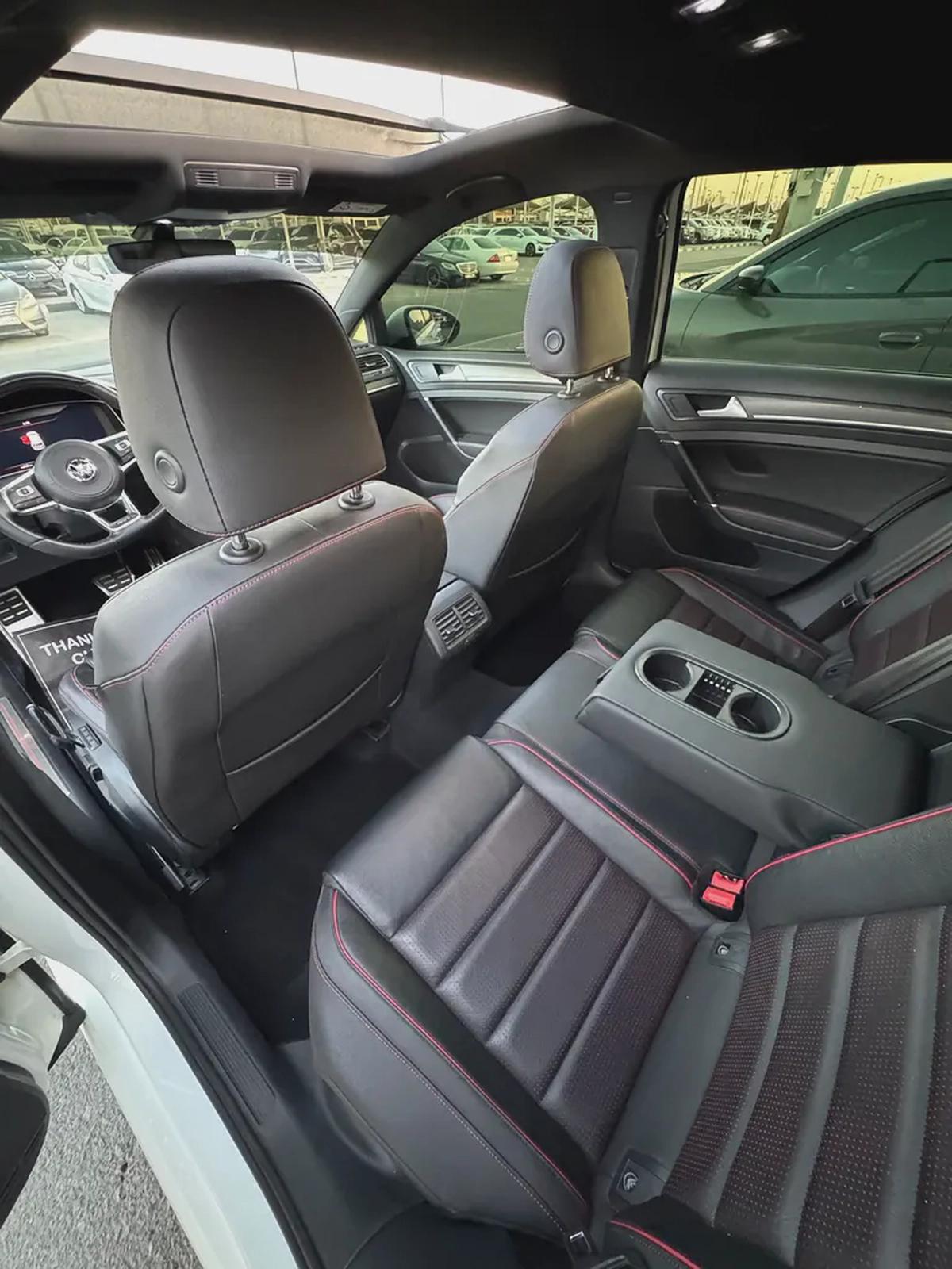 جولف GTI موديل 2019 خليجى بانوراما قل اوبشن صبغ الوكاله مفتاحين الوكاله-15-15