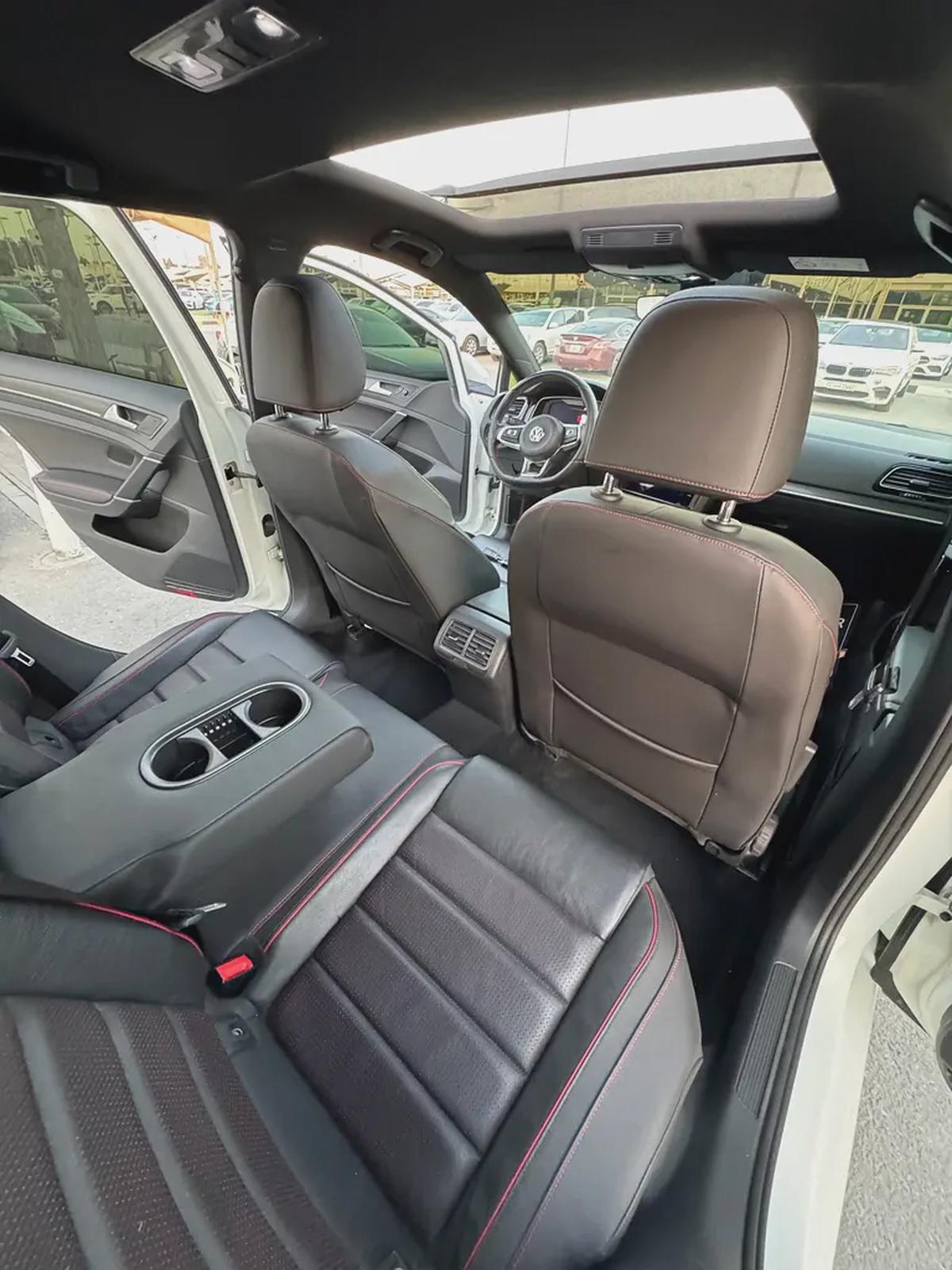 جولف GTI موديل 2019 خليجى بانوراما قل اوبشن صبغ الوكاله مفتاحين الوكاله-17-17