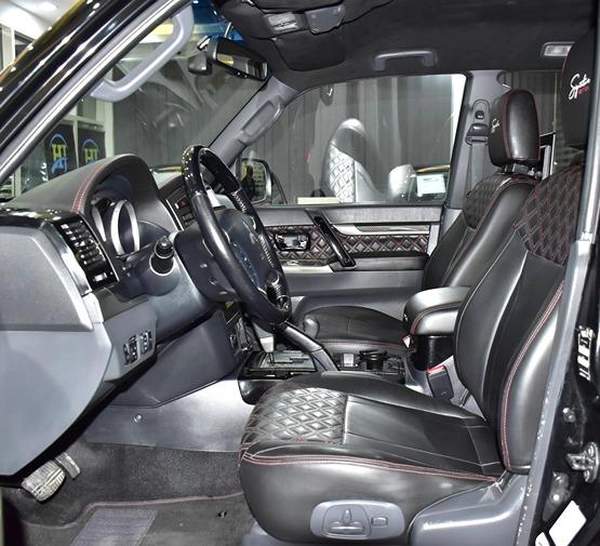 Mitsubishi Pajero Signature Edition 3.8L ( 2020 Model ) in Black Color GCC Specs