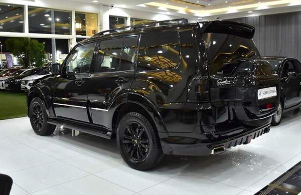 Mitsubishi Pajero Signature Edition 3.8L ( 2020 Model ) in Black Color GCC Specs