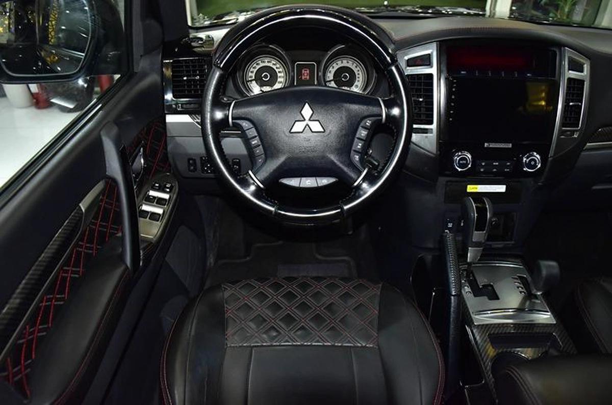 Mitsubishi Pajero Signature Edition 3.8L ( 2020 Model ) in Black Color GCC Specs-4-4