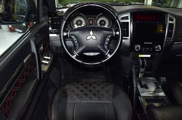 Mitsubishi Pajero Signature Edition 3.8L ( 2020 Model ) in Black Color GCC Specs