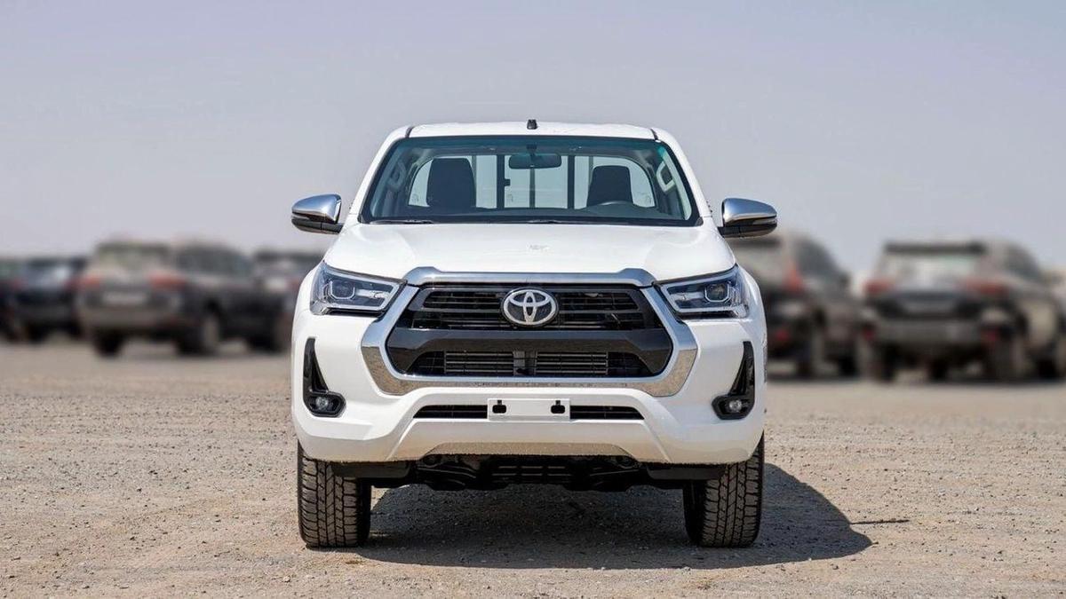 Toyota Hilux Toyota Hilux 2.4L AT Full option 2024-1-1