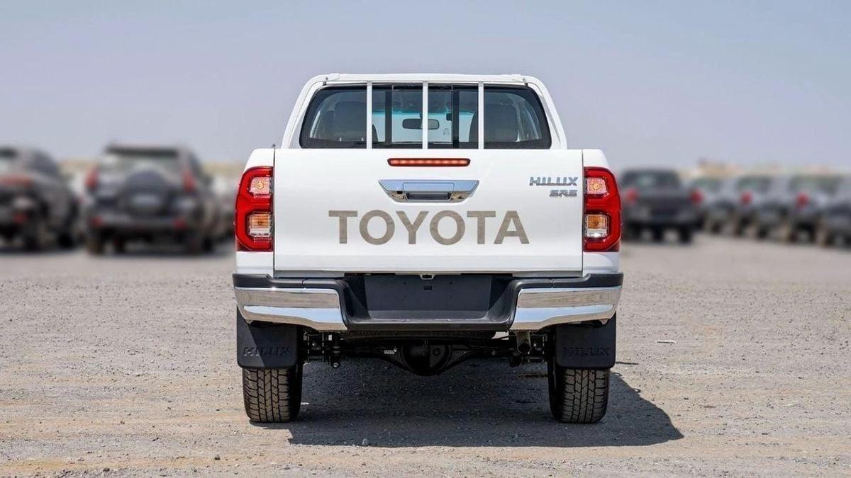 Toyota Hilux Toyota Hilux 2.4L AT Full option 2024-4-4