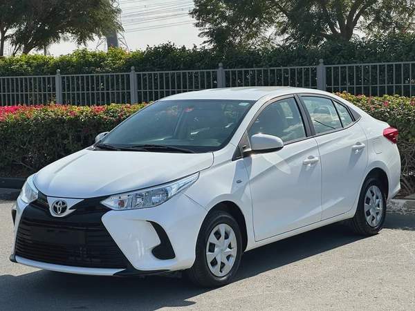 560/- AED EMI TOYOTA YARIS 1.5L SE FWD || WELL MAINTAINED
