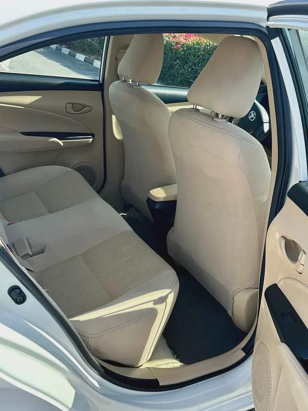 560/- AED EMI TOYOTA YARIS 1.5L SE FWD || WELL MAINTAINED