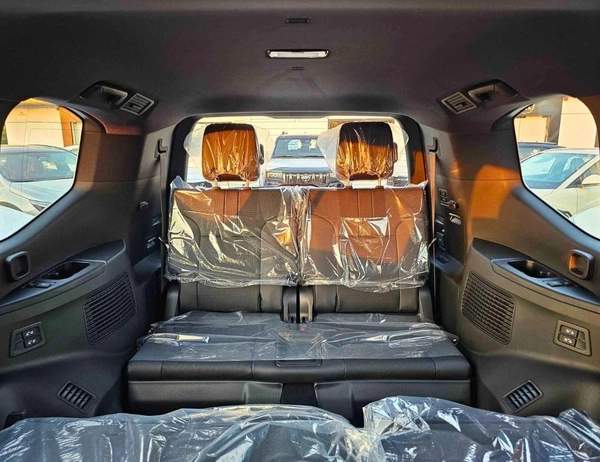 Toyota Land Cruiser VX HYBRID / BIG DVD / JBL SPKRS / LETAHER WITH MEMORY SEATS (CODE # VXH25)