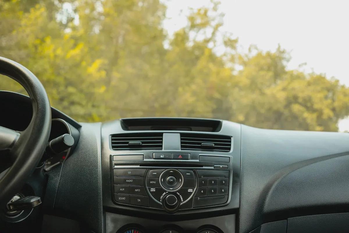 Mazda BT-50 | Double Cabin 4X2 | Manual | GCC Specs | Ref#M72436-14-14