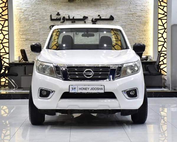 Nissan Navara SE ( 2019 Model ) in White Color GCC Specs
