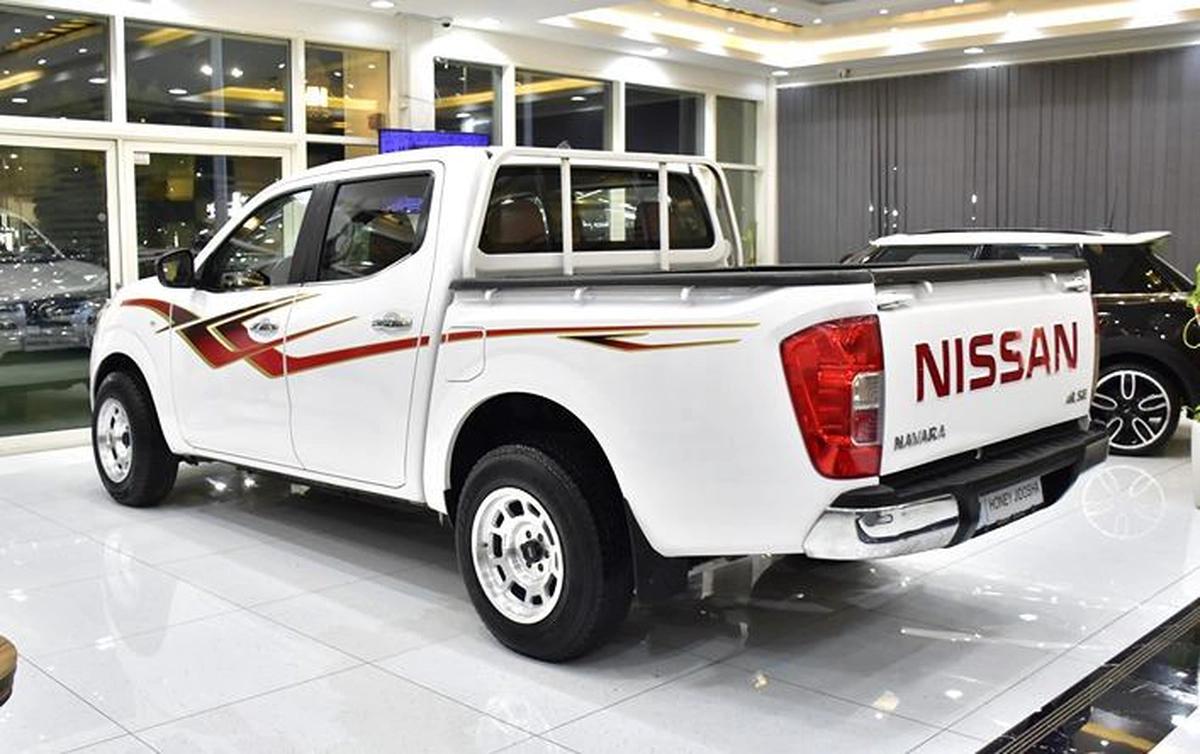 Nissan Navara SE ( 2019 Model ) in White Color GCC Specs-7-7