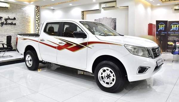 Nissan Navara SE ( 2019 Model ) in White Color GCC Specs