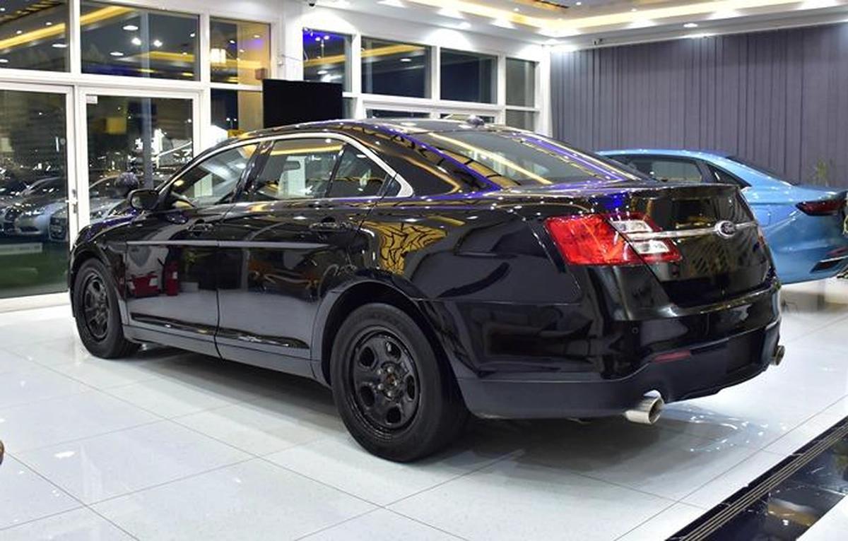 Ford Taurus ( 2015 Model ) in Black Color American Specs-4-4