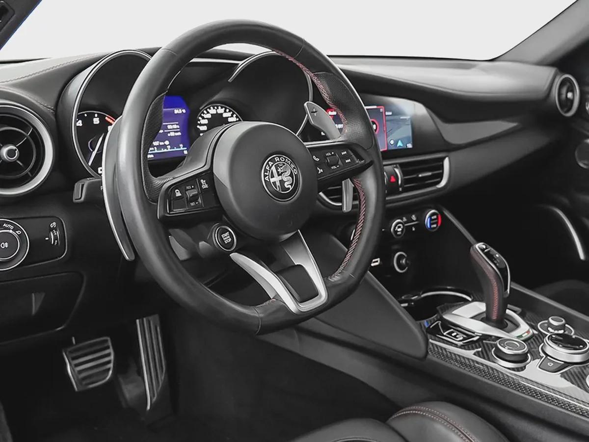 2,770 AED / 60 months | 0% DP | 2023 Alfa Romeo Giulia Estrema / Alfa Romeo Warranty-6-6
