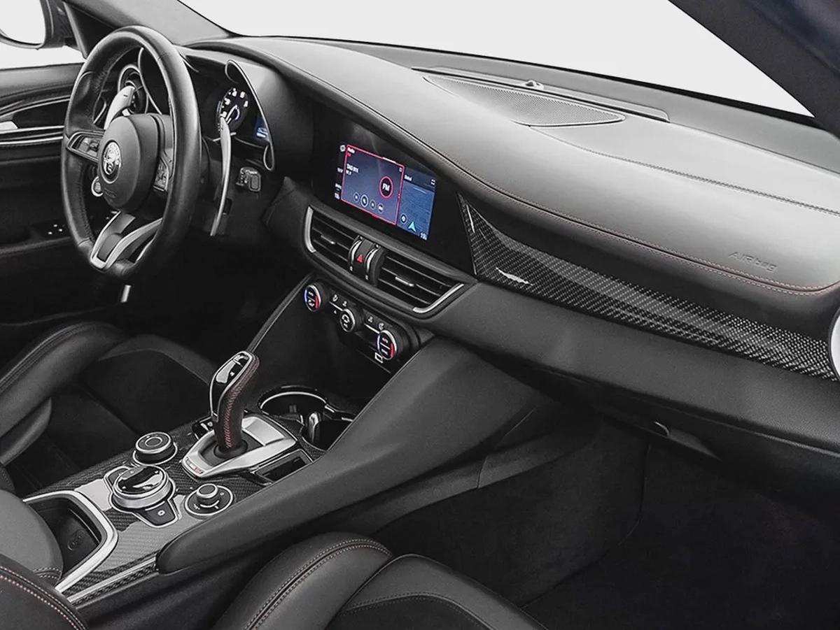 2,770 AED / 60 months | 0% DP | 2023 Alfa Romeo Giulia Estrema / Alfa Romeo Warranty-11-11