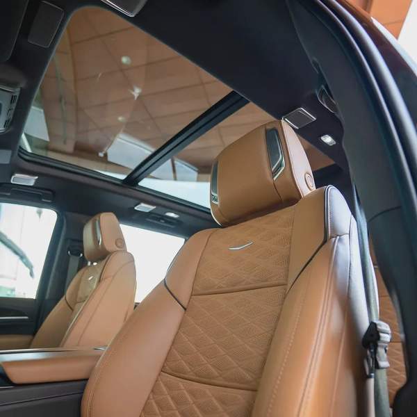 2022 CADILLAC ESCALADE SPORT PLATINIUM GCC DONE 78,000KM ( WARRANNTY SERVICE CONTRACT TILL 20