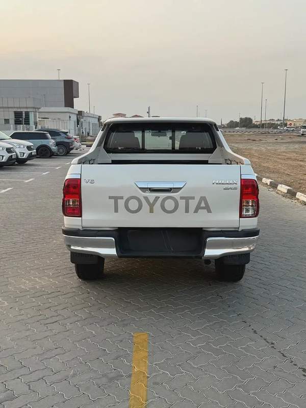 Toyota HILUX 2018 TRD V6 4.0 clean car
