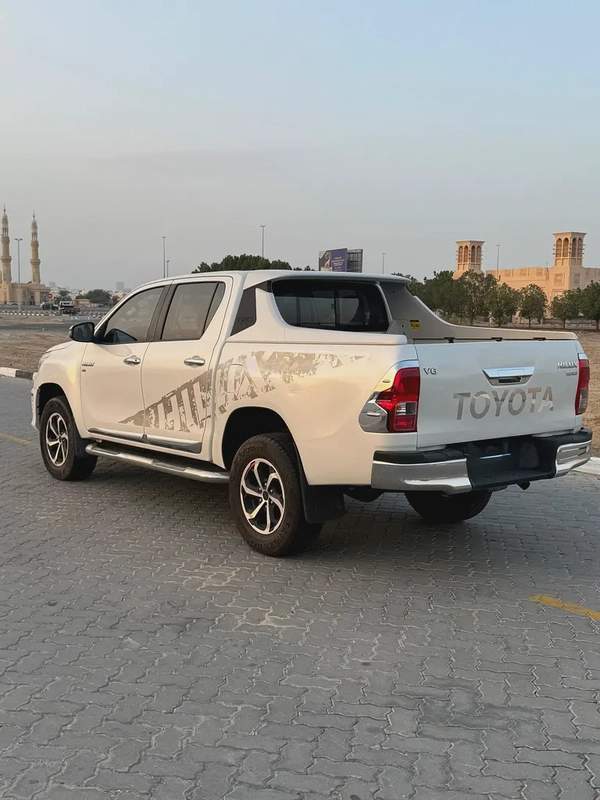 Toyota HILUX 2018 TRD V6 4.0 clean car