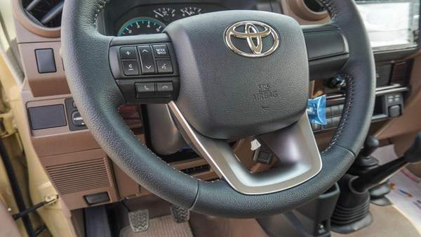 Toyota Land Cruiser Pick Up 4.0L Oman Specs