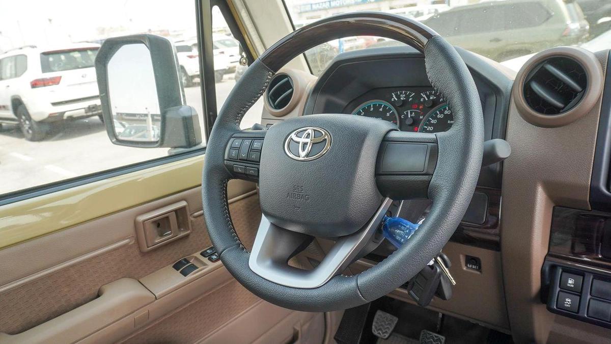 Toyota Land Cruiser Pick Up 4.0L Oman Specs-7-7