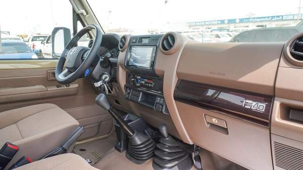 Toyota Land Cruiser Pick Up 4.0L Oman Specs