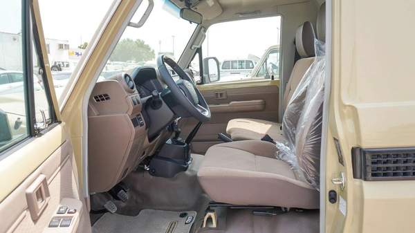 Toyota Land Cruiser Pick Up 4.0L Oman Specs