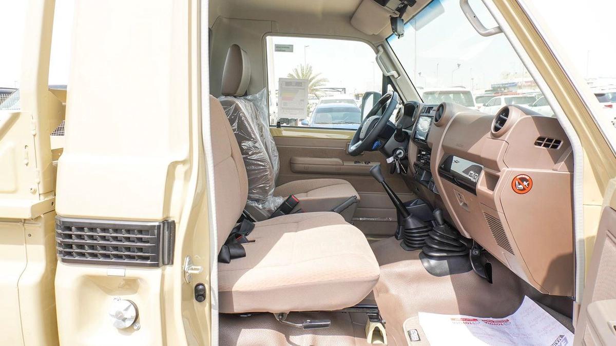 Toyota Land Cruiser Pick Up 4.0L Oman Specs-13-13