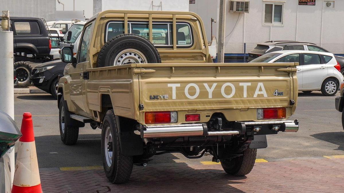 Toyota Land Cruiser Pick Up 4.0L Oman Specs-14-14