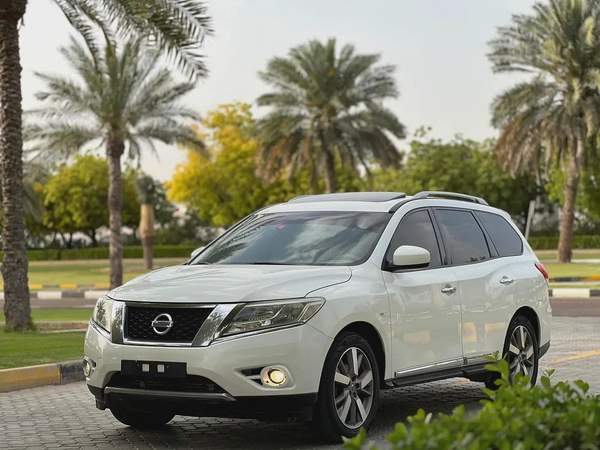 Nissan Pathfinder SV 2015 - GCC Specs - Well Maintained