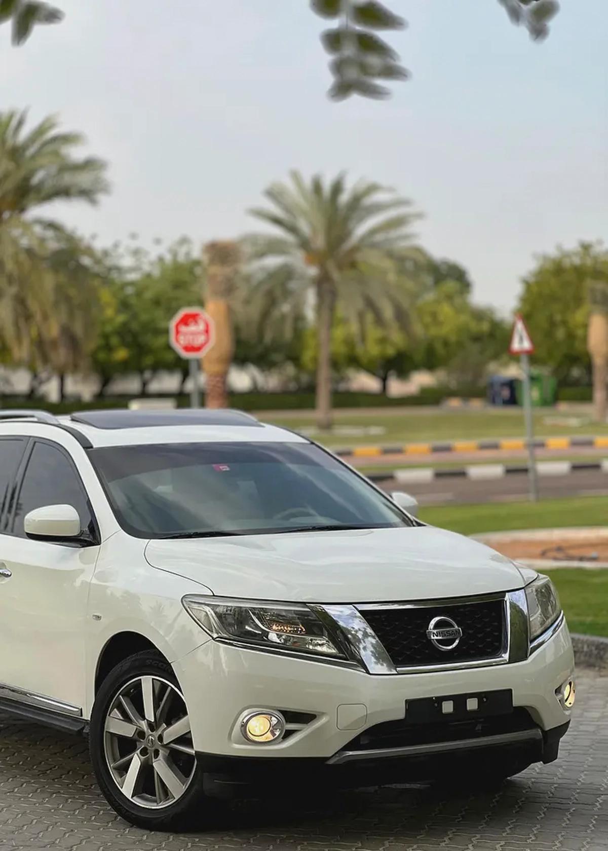 Nissan Pathfinder SV 2015 - GCC Specs - Well Maintained-3-3