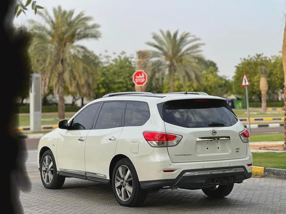 Nissan Pathfinder SV 2015 - GCC Specs - Well Maintained-5-5