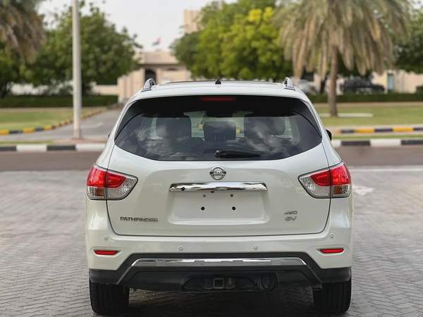 Nissan Pathfinder SV 2015 - GCC Specs - Well Maintained
