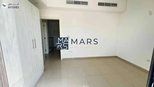 Spacious three bedroom corner unit with bigger layout available for rent in Nasma residence